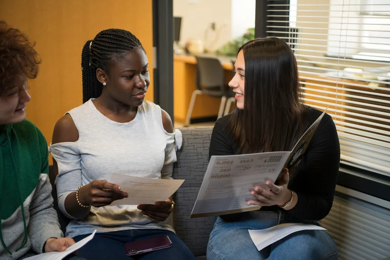 Students at advising appointment